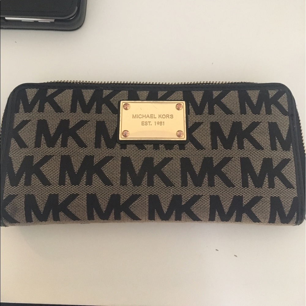 Michael Kors wallet