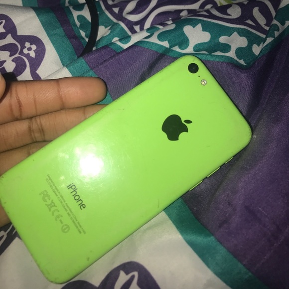 iPhone 5c - Picture 2 of 3