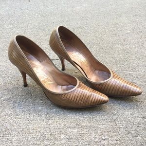 LAST CHANCE • Vintage 50s Snakeskin Pumps