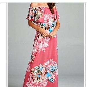 NWT Floral Maxi Dress (Size Small)
