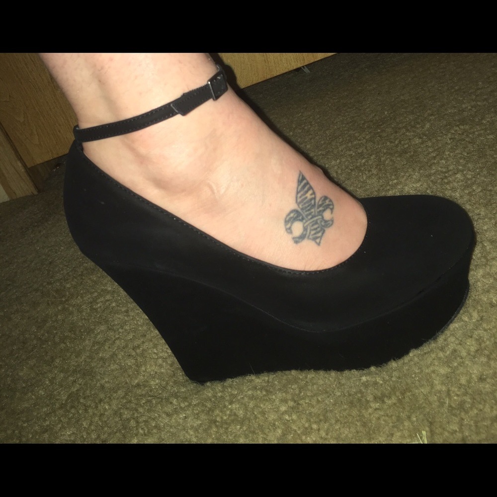 Madden Girl wedge hills