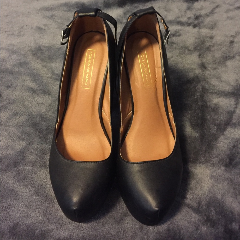 Foreign Exchange 6-inch pumps