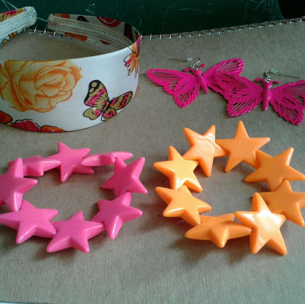 Accessory bundle - earrings, bracelets, & headband