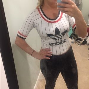 Cropped Adidas T-Shirt