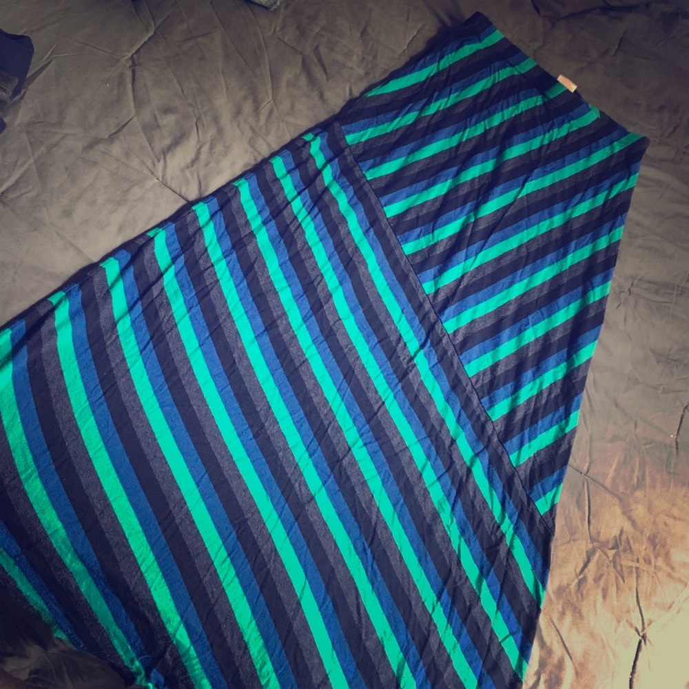 Donated 🚫 High Waisted Maxi Skirt