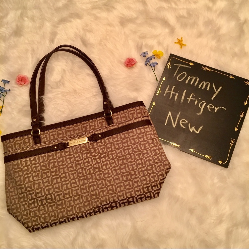 🔹SOLD🔹Tommy Hilfiger purse