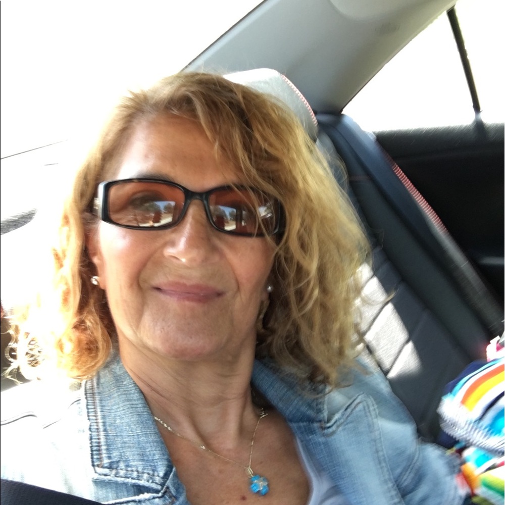 Meet your Posher, Noelle