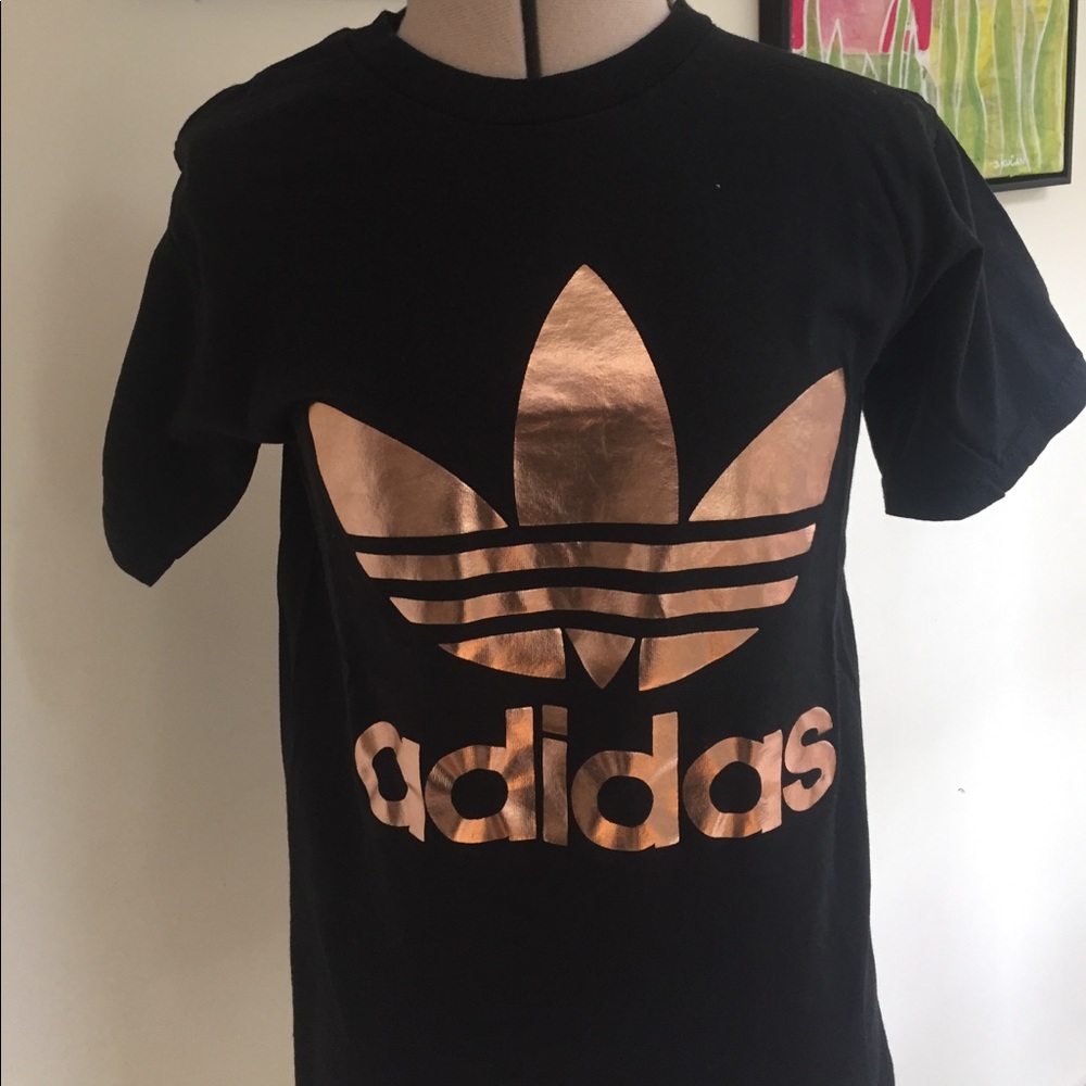 Adidas tee ❤FLASH SALE❤