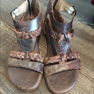 Roan sandals size 6.5