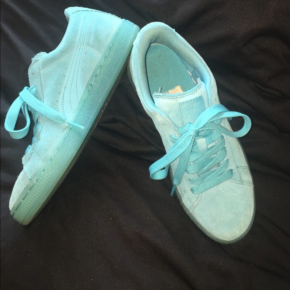 Blue suede Pumas 👟💦