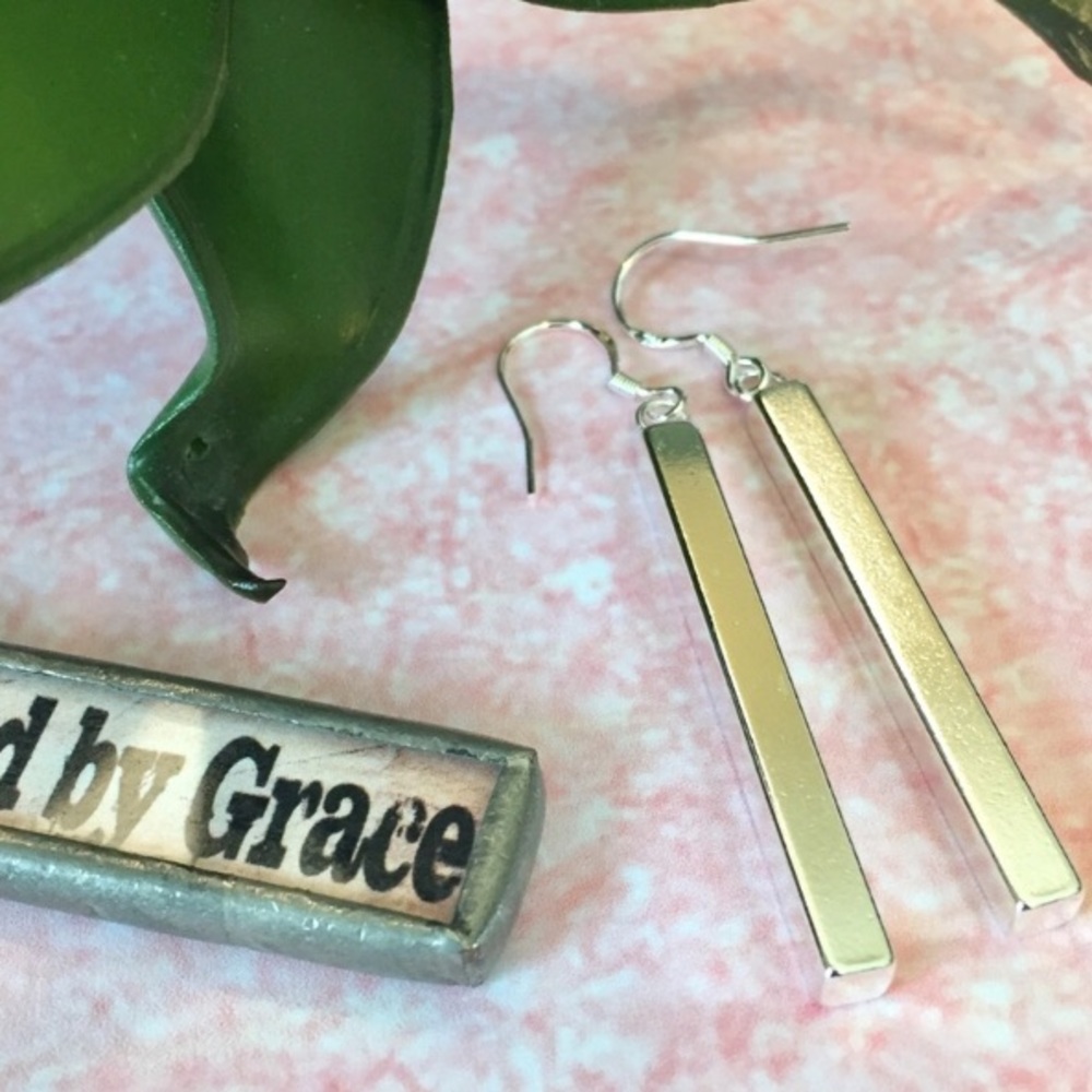 Awesome bar dangle earrings!