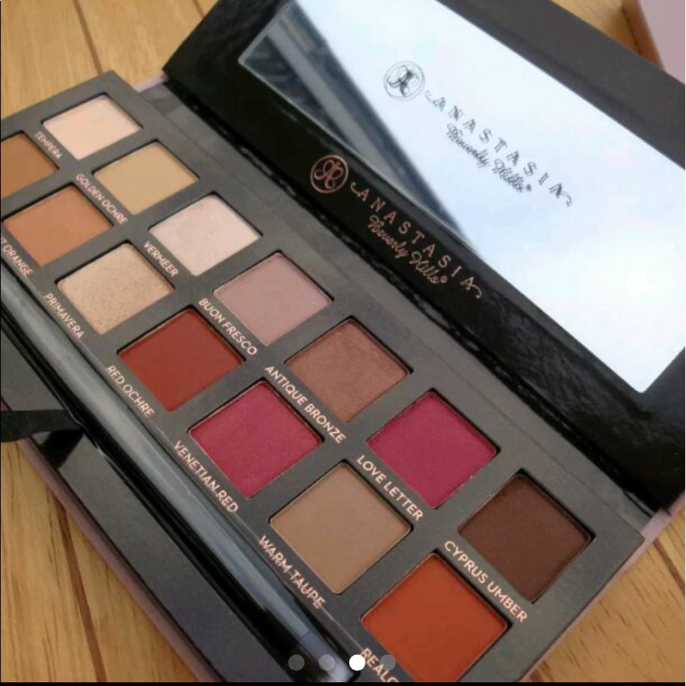 ABH Modern Renaissance Makeup Palette - Picture 2 of 3