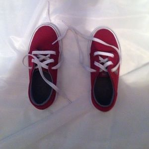 🎸Never worn DC shoes for $7🎸