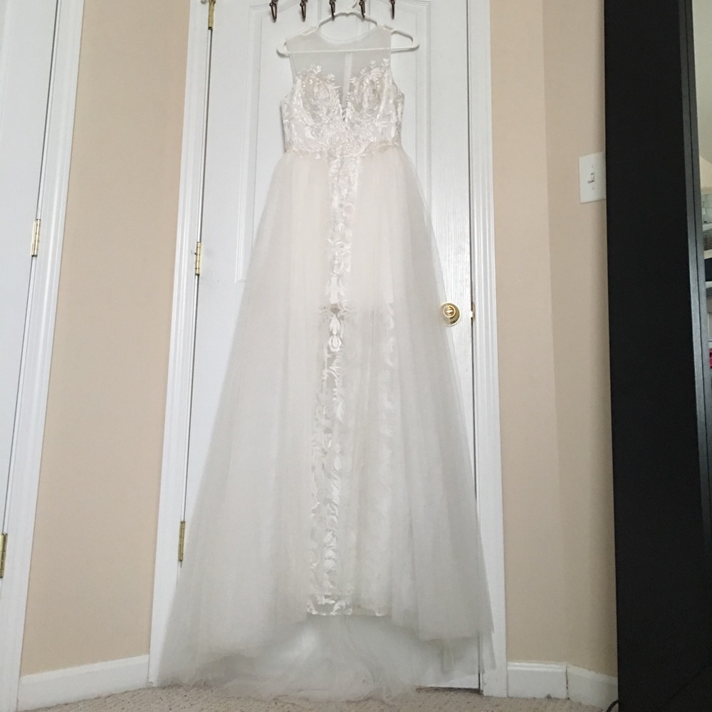 Wedding dress new!!! 😱😱😱😱