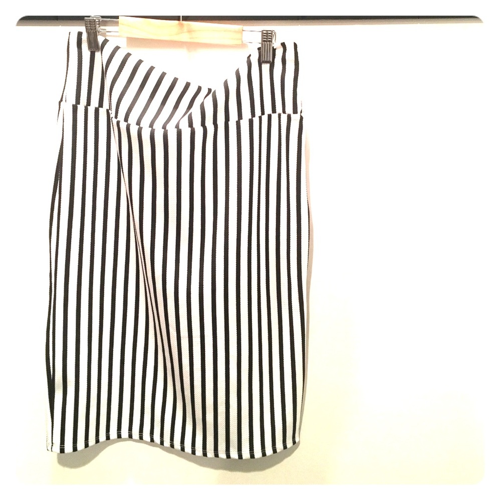 Lularoe Striped Cassie