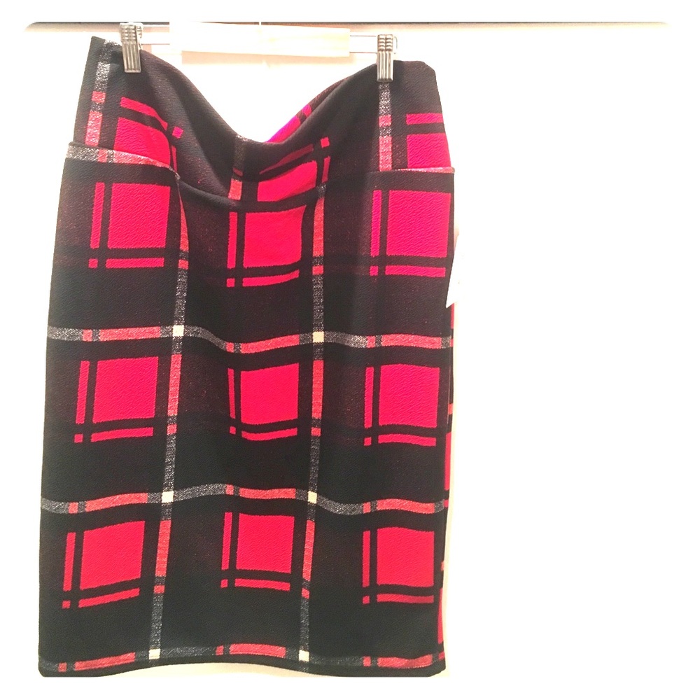 Lularoe Plaid Cassie