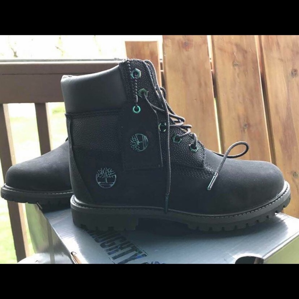 LIMITED RELEASE Naughty Edition BRANDNEW NEVR WORN