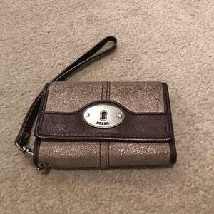 Fossil wristlet