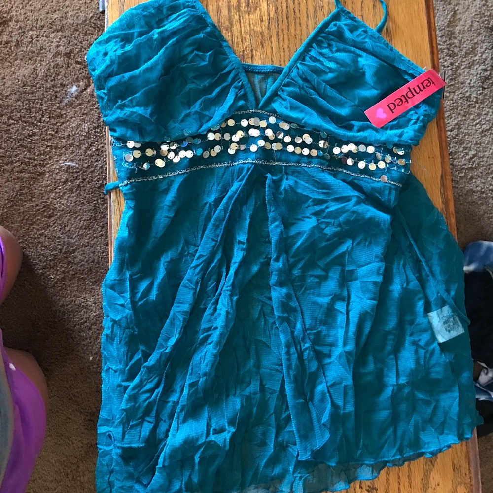 Teal top