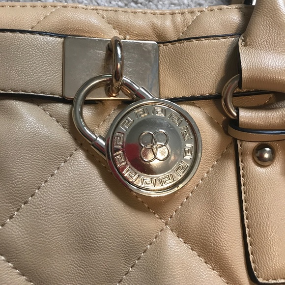 Tan quilted Purse - Picture 2 of 5