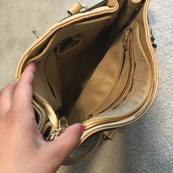 Tan quilted Purse - Picture 5 of 5