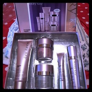 Mary Kay Timewise Repair Volu-Firm Set