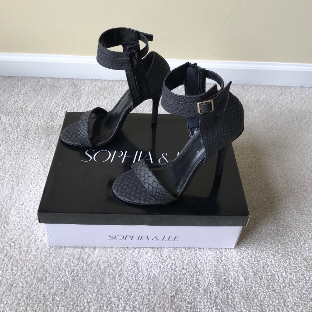High heel black sandal by Sophia & Lee