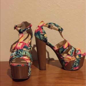 Jessica Simpson heels