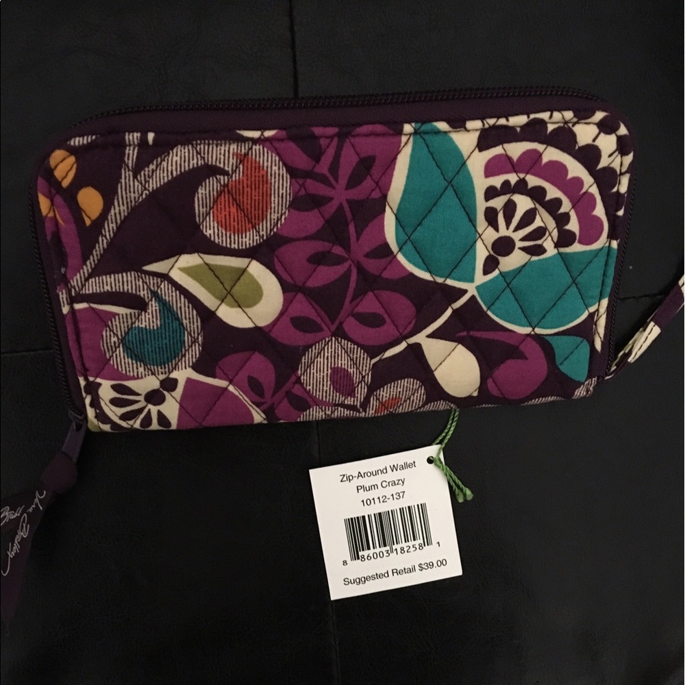 BRAND NEW! Vera Bradley large zip around wallet!