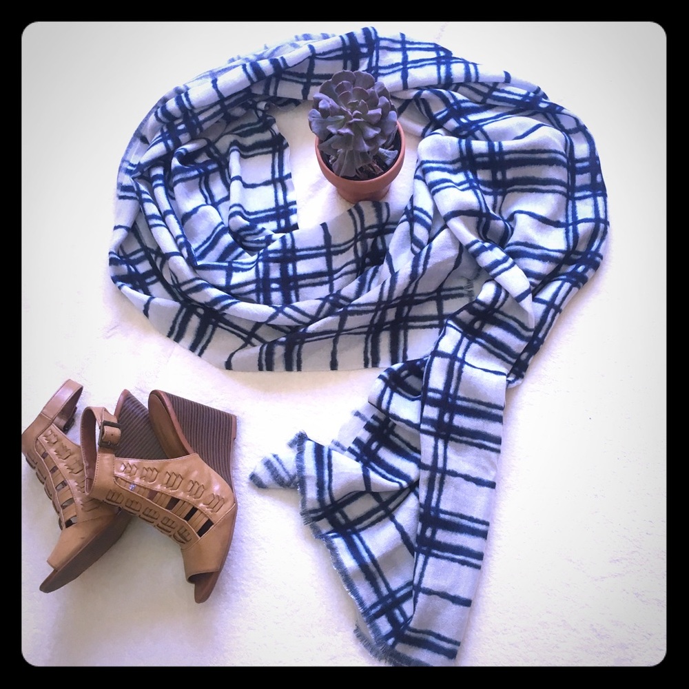 Striped, plaid, blue and gray Halogen light scarf