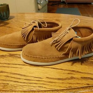 Minnetonka fringe shoes - venice