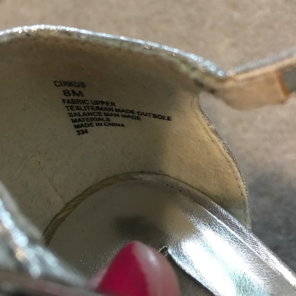 Silver Steve Madden heels - Picture 4 of 5