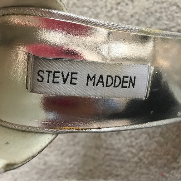 Silver Steve Madden heels - Picture 5 of 5