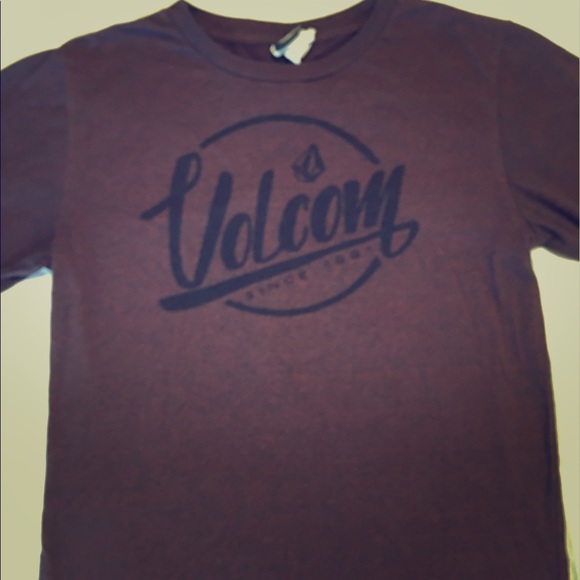 Teen boys Volcom tshirt - Picture 1 of 4