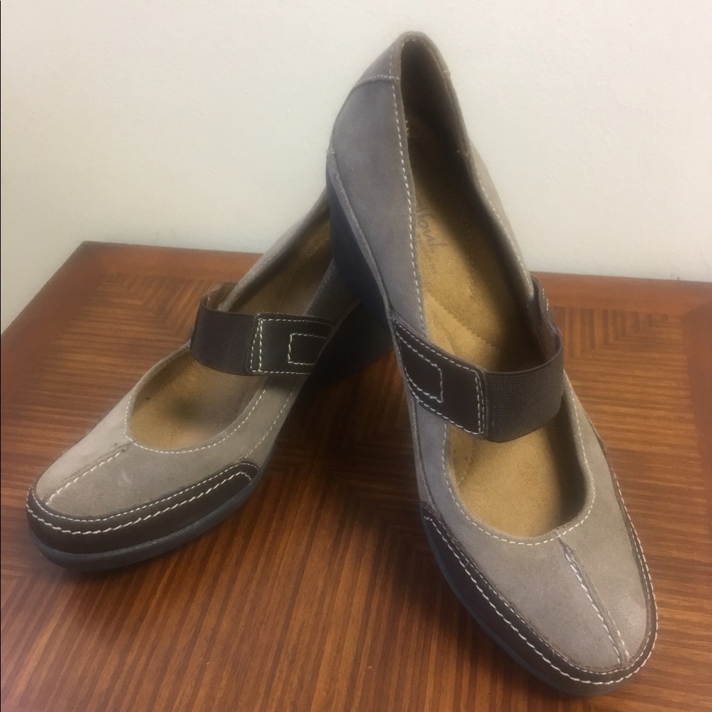Natural soul by naturalizer. Suede wedge maryjane
