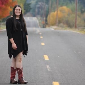 Meet your Posher, Gaby