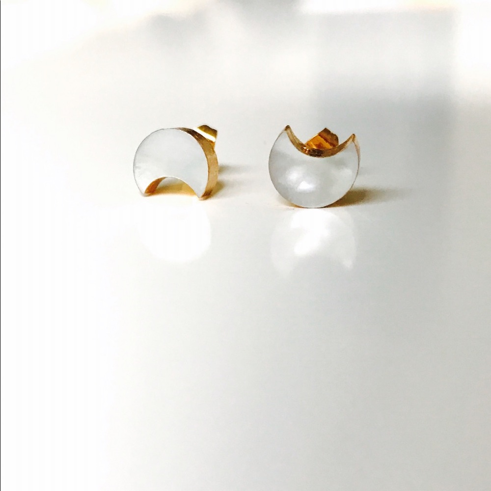Polished Shell Crescent Moon Stud Earrings 24K