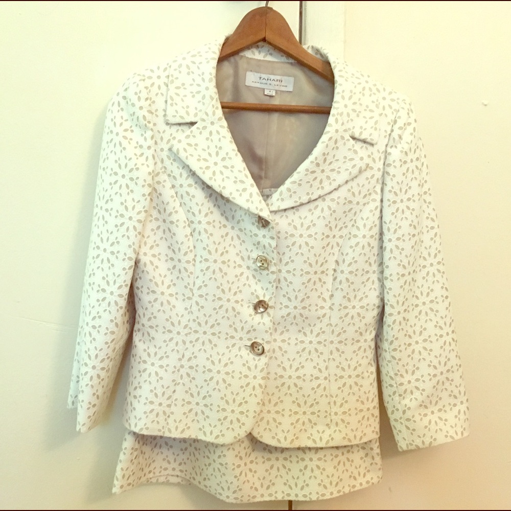 Tahari white lace suit jacket and skirt size 4