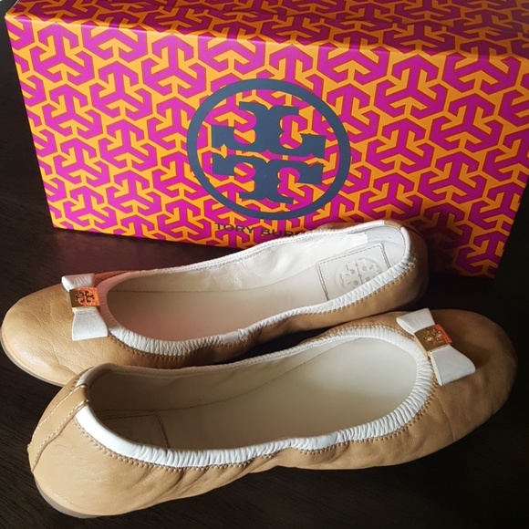 Tory Burch Shoes - Tory Burch Carlyle flats & box- awesome condition!