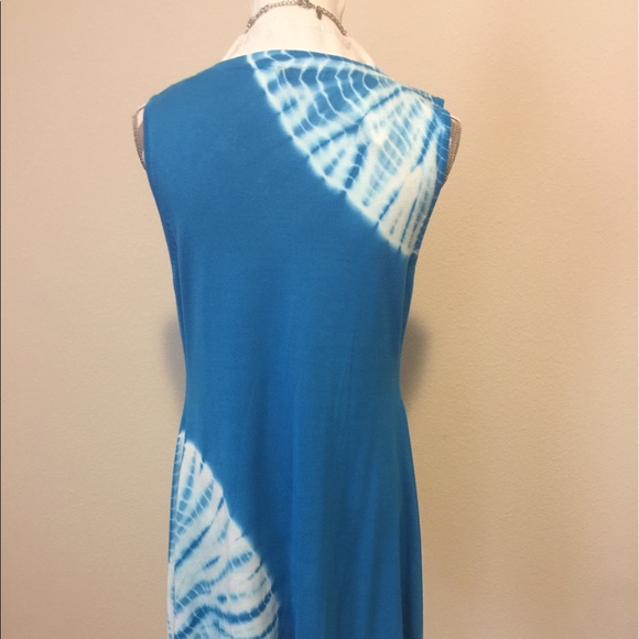 Beautiful blue and white top - L - Picture 3 of 3