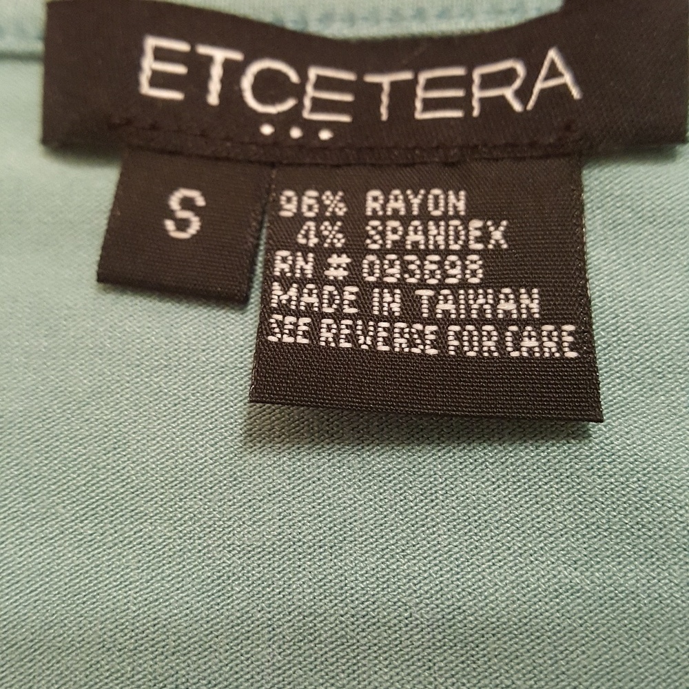 Light blue top - Picture 3 of 4