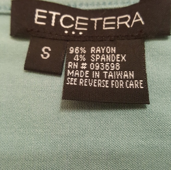 Light blue top - Picture 3 of 4