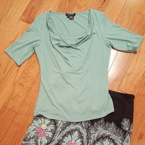 Light blue top - Picture 4 of 4