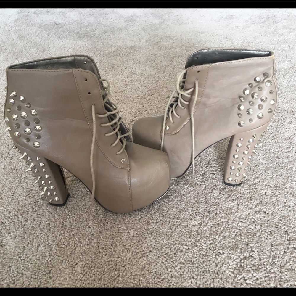 Spike platform booties