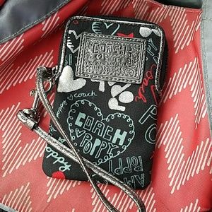 COACH POPPY CUTE WRISTLET