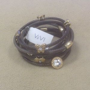 Bracelets, Bracelets