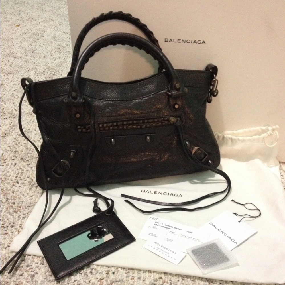 💯% authentic Balenciaga Classic First Bag