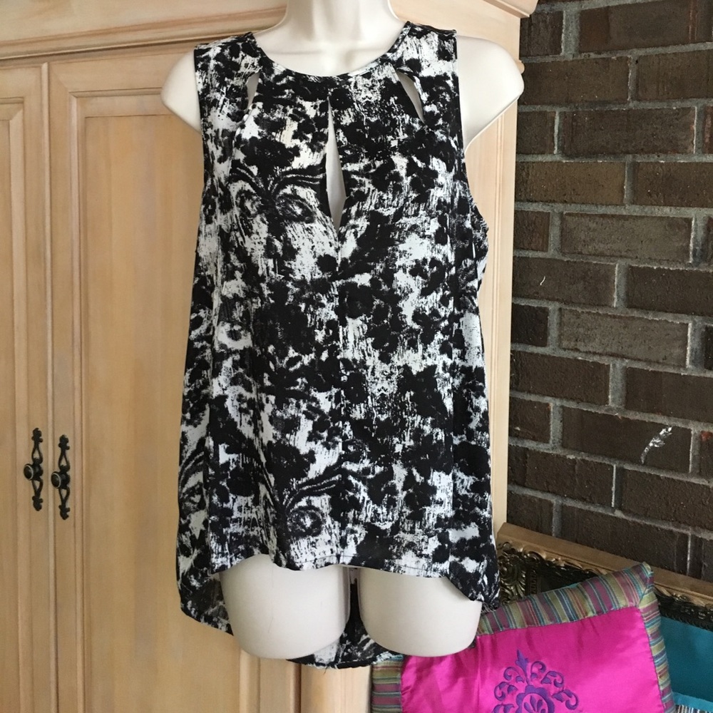 Silence + Noise black & white Sleeveless top L