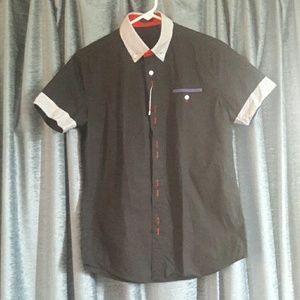 Never worn Men'Shirt