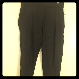 Lululemon joggers size 6